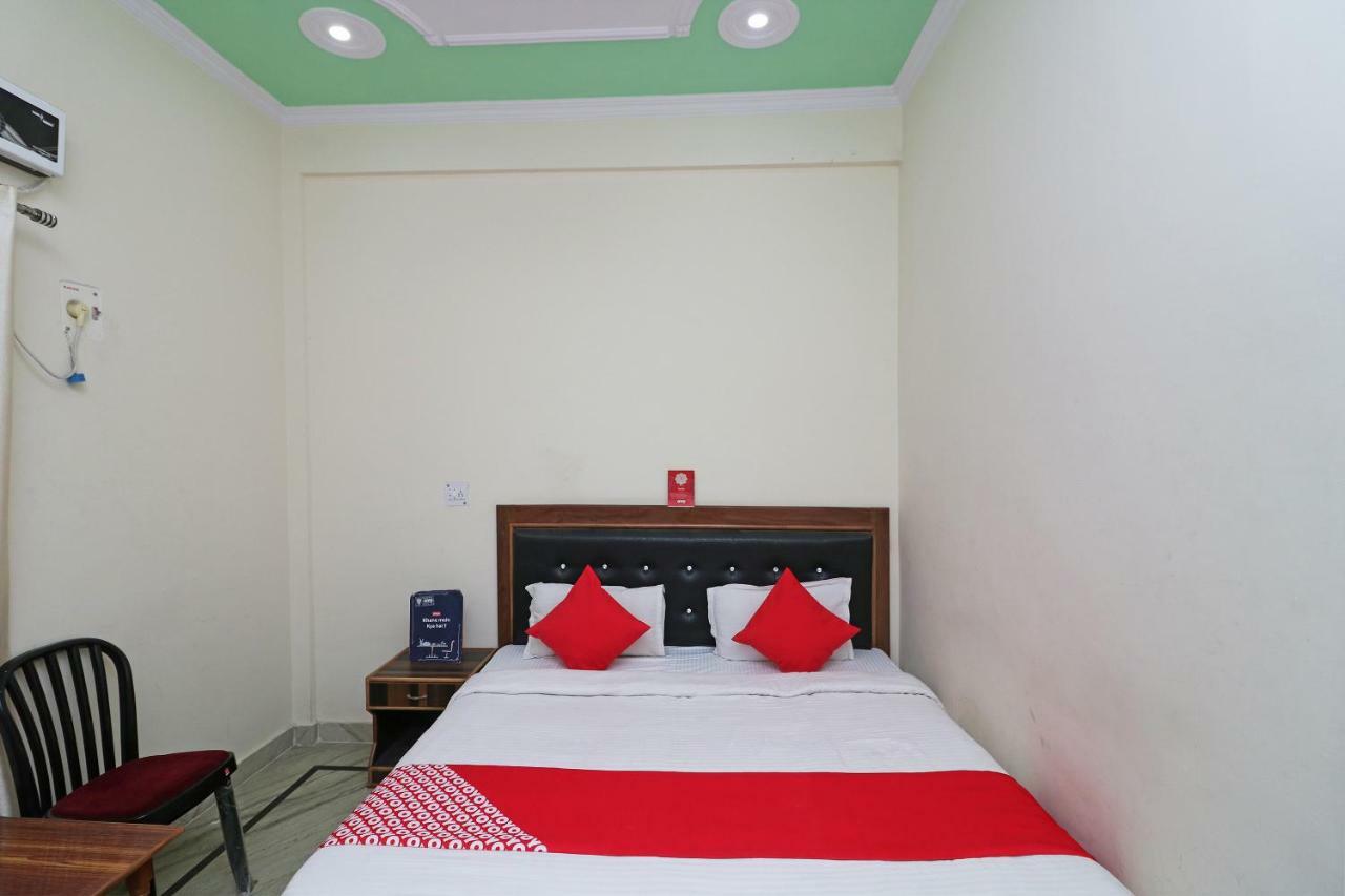 Oyo 29534 Pacific Srinagar (Jammu and Kashmir)